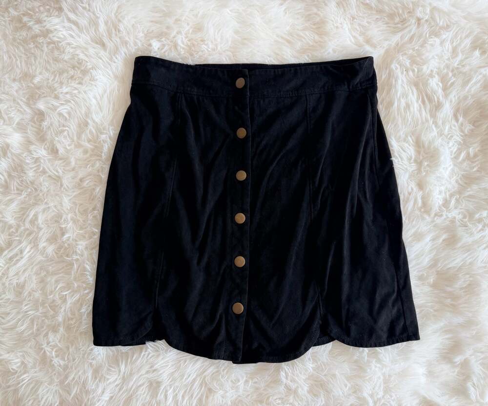 Ivy + Main Black Faux Suede Button Front Mini Skirt Size M